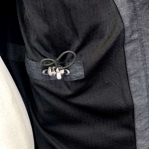 Lole Isabelle Jacket Black Womens XS Hooded Lightweight Packable Travel Raincoat - Picture 10 of 12